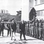 Arturo Frondizi visita la Escuela Superior de Guerra