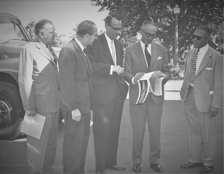 Frondizi y las inversiones extranjeras: Encuentro con la General Motors