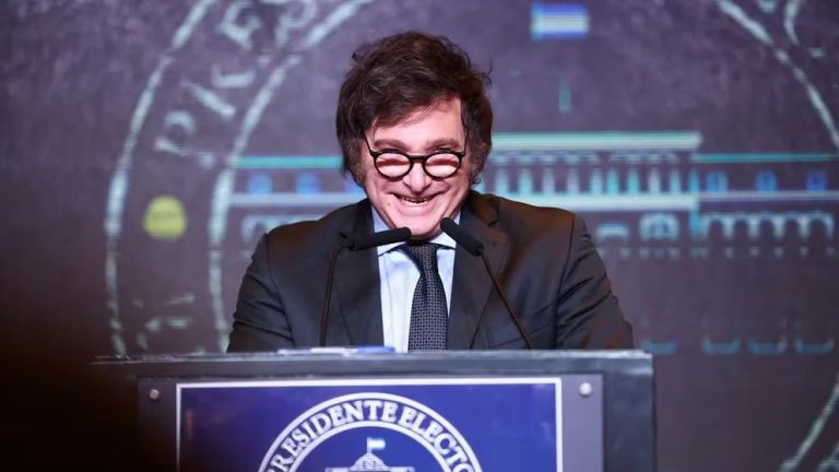 En la boca del león