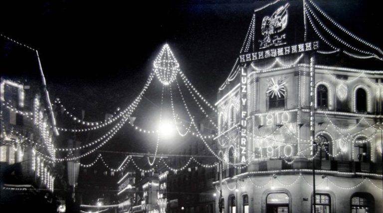 Para conmemorar el centenario de la Revolución de Mayo, el gobierno de José Figueroa Alcorta organizaba grandes desfiles y una exposición universal. La clase dirigente quería exhibir los avances del granero del mundo.