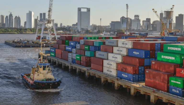 La reciente eliminación de las LNA implica mayor apertura. Es decir, las importaciones que antes se trababan discrecionalmente ahora estarán todas autorizadas de manera automática. Shutterstock