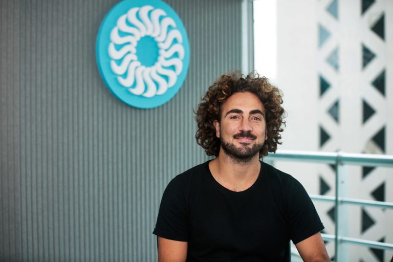 Tomás es licenciado en administración de empresas y desde diciembre de 2022 CEO de TN&Platex