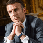 El presidente francés Emmanuel Macron durante su entrevista con The Economist (Ed Alcock/MYOP/The Economist)