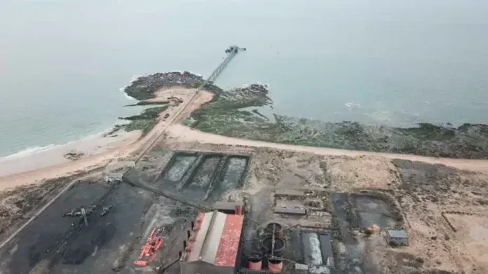 El faraónico proyecto de la planta de GNL en Punta Colorada, Rio Negro fue cancelado. Se usaran barcos de licuefacción. Foto: archivo Marcelo Ochoa. El faraónico proyecto de la planta de GNL en Punta Colorada, Rio Negro fue cancelado. Se usaran barcos de licuefacción. Foto: archivo Marcelo Ochoa.