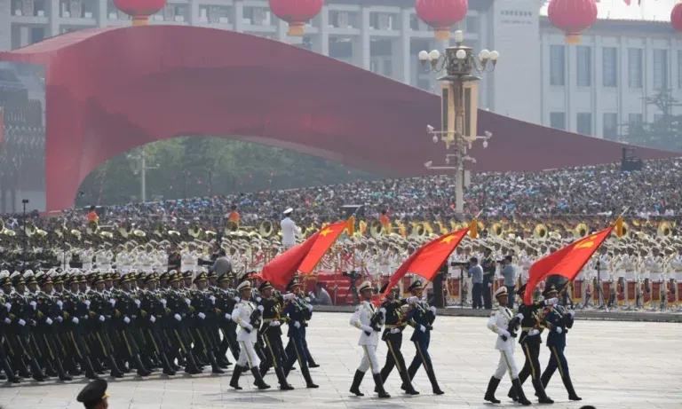 China conmemoró el 80 aniversario de la victoria del pueblo chino ante la agresión japonesa. Hubo un desfile, en el cual se mostró la fuerza militar y el armamento de guerra que tiene el gigante asiático.