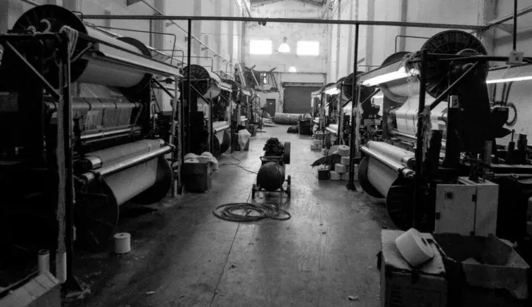 En el segundo trimestre de 2025, las pymes industriales acumularon nueve períodos consecutivos de caída del empleo.