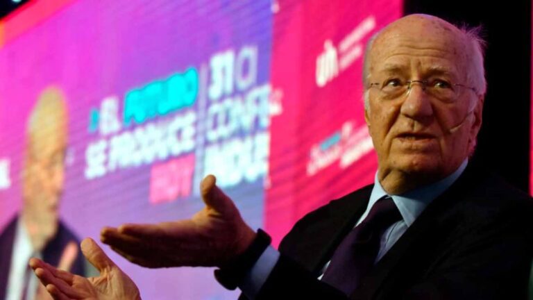 “Tenemos que volver a hacer política industrial, ver cómo Argentina se inserta en este nuevo mundo”, dijo Paolo Rocca frente a empresarios.